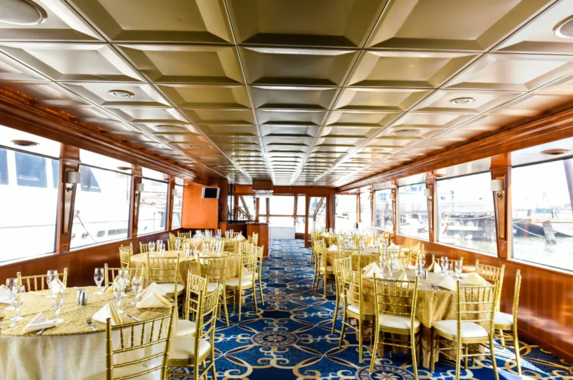 Cornucopia Cruise Line photo 4
